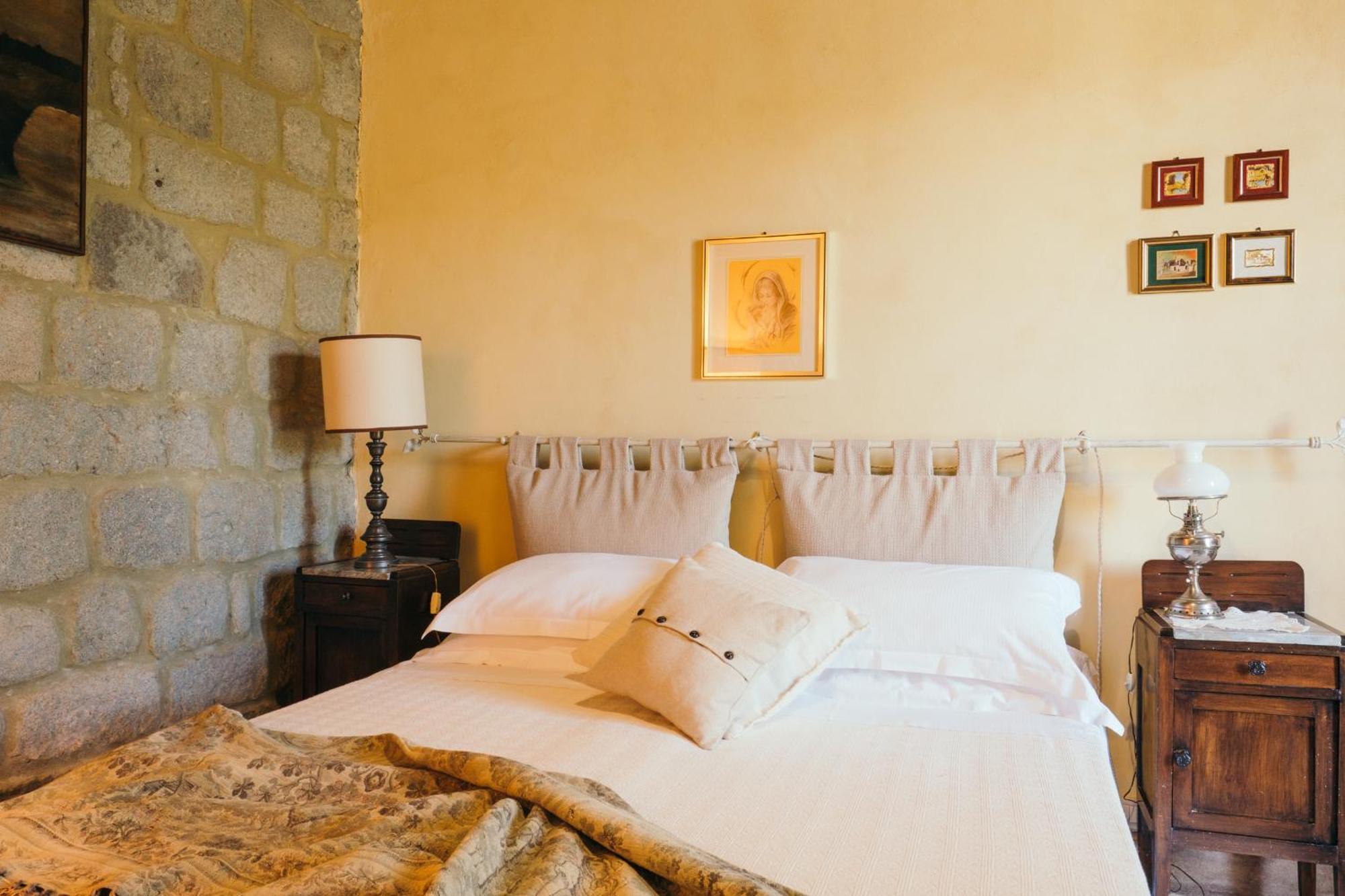 Convento San Bartolomeo Hotel Abbadia San Salvator Bagian luar foto